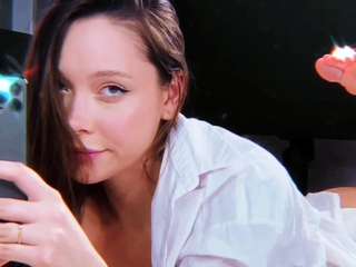 Scorching Busty Webcam Babe Masturbate Solo