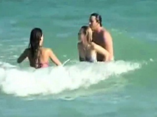 Sizzling Jessica Alba Seashore Voyeur Vid!