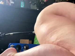 Beginner bbw solo