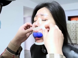 Chinese language thief tied