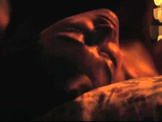 Alycia Debnam-Carey boobs in a intercourse scene