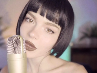 Brunette Solo Webcam Masturbation