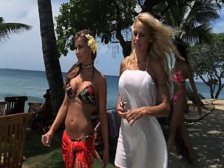 Carmen Electra carrying bikini prime as she begins dancing for