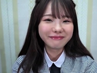 novice asian offers a blowjob