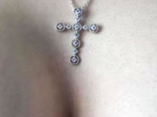 Webcam skinny brunette performs her squirt pussy