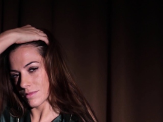 Attractive British babe took off her nightgown