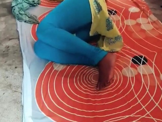 देसी देवर भाभी ने खेला