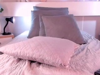 Scorching teen lauryn might solo toying