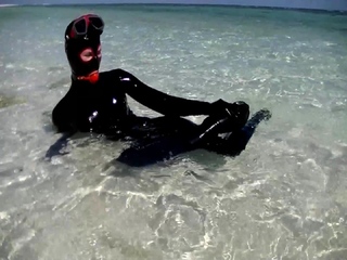 Intercourse on the Seaside Russian Beginner Couple sizzling Open air Intercourse