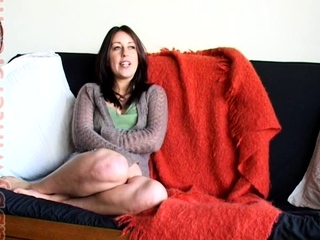 PUSSY BABE BRUNETTE masturbating