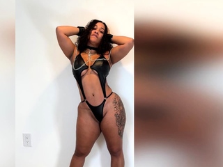 LABELLADX – LaBella tries on her sexy new outfits