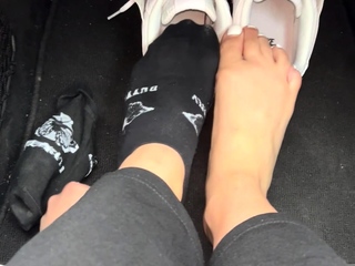 Solo masturbation and the foot fetish