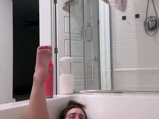 Alana Rose Pleasures Her Wet Pussy In Bathtub Onlyfans