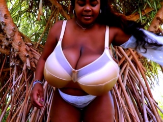 Maja meets Miosotis – Mio-s White Lingerie Strip