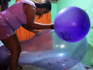 ASIAN LOONER GIRLS – Sexy Juju Blows To Pop Huge Boom