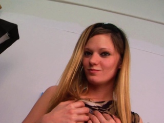 Blonde solo jerking off