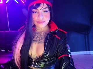 Brunette Solo Webcam Masturbation