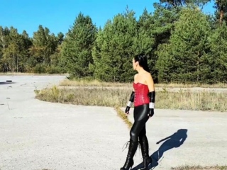 Teen goth brunette bara jerks and sucks cock
